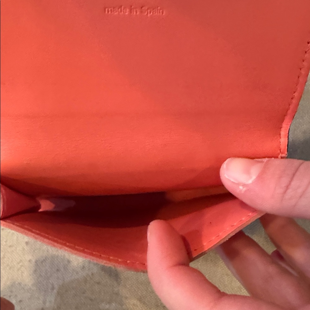 Louis Vuitton Patent Embossed Card Holder - Picture 7 of 7